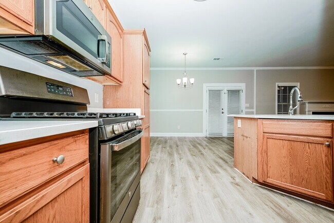 2328 Reeves Creek Rd, Jonesboro, GA 30236 - photo 6