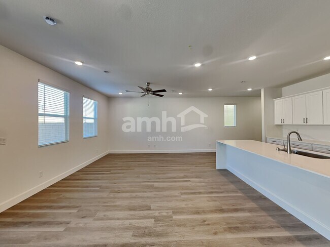 6428 Marthas Vineyard Ave, Las Vegas, NV 89141 - photo 6