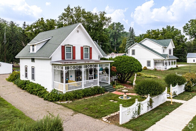 Afton offers historic farmhouses near the downtown strip, some of which date back to the 1850s.