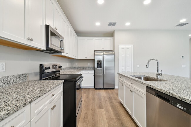 2926 Ivory Bluff Ct unit 36456805, Zephyrhills, FL 33540 - photo 5