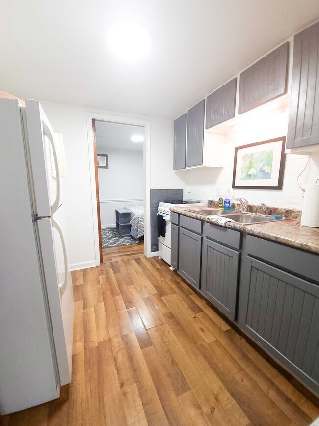 2359 Old Iroquois Trail unit A, Hastings, MI 49058 - photo 4