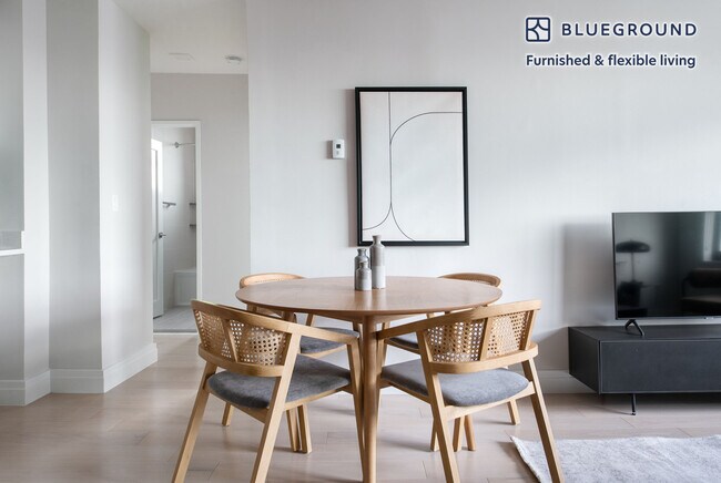 225 E 95th St unit FL27-ID1118, New York, NY 10128 - photo 6