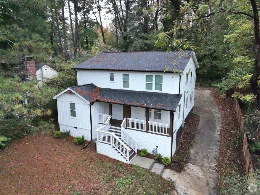 770 Waters Dr SW, Atlanta, GA 30310 - photo 2