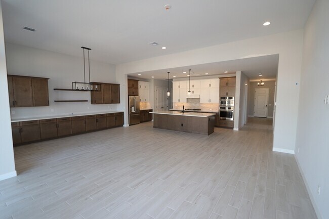 6812 N 190th Ave, Waddell, AZ 85355 - photo 5