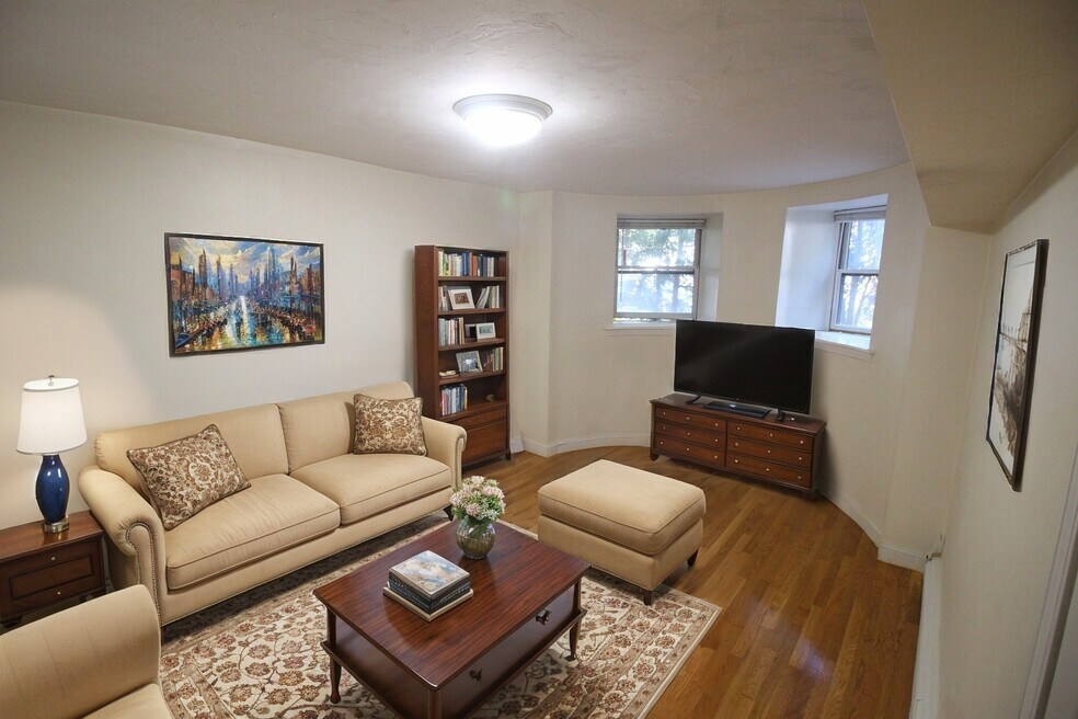 1122 Commonwealth Ave unit 7, Allston, MA 02134 - photo 1