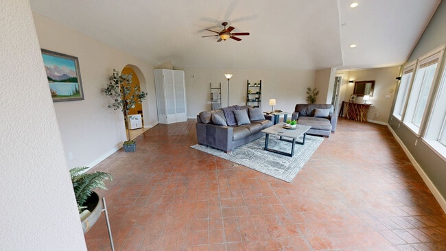 4220 Wards Creek Rd, Rogue River, OR 97537 - photo 2