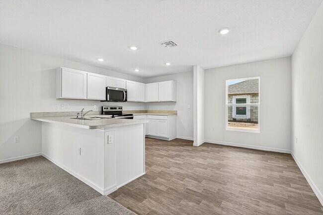 602 Richmond Cir SW, Palm Bay, FL 32908 - photo 5