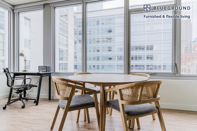 165 N Desplaines St unit FL10-ID1140, Chicago, IL 60661 - photo 6