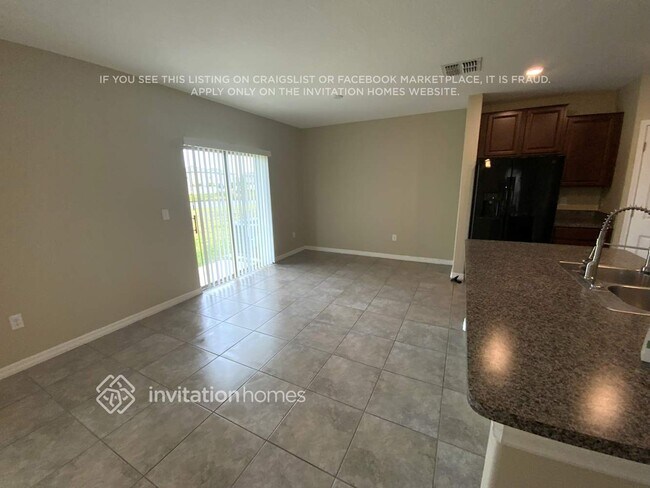 5140 White Chicory Dr, Apollo Beach, FL 33572 - photo 4