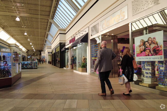 The Southpark Mall offers Colonial Heights residents limitless shopping options.