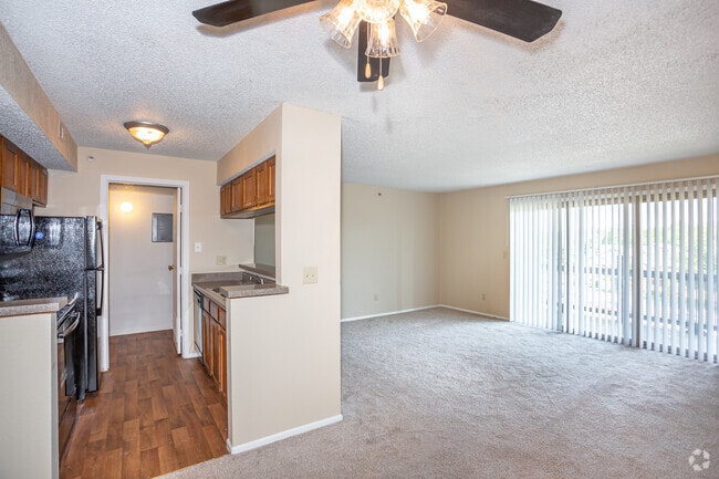 Leawood At State Line, Leawood, KS 66224 - photo 2