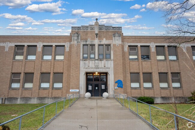 Francis W Parker educates students in Indianapolis, IN.