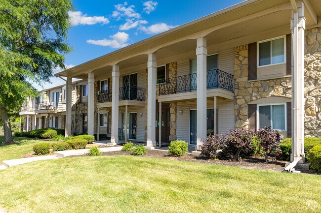 Andover Park, Valparaiso, IN 46383 - photo 3