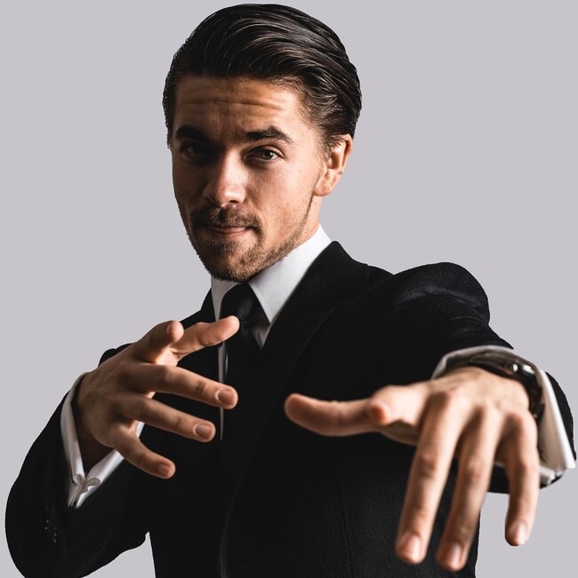 Agent Photo