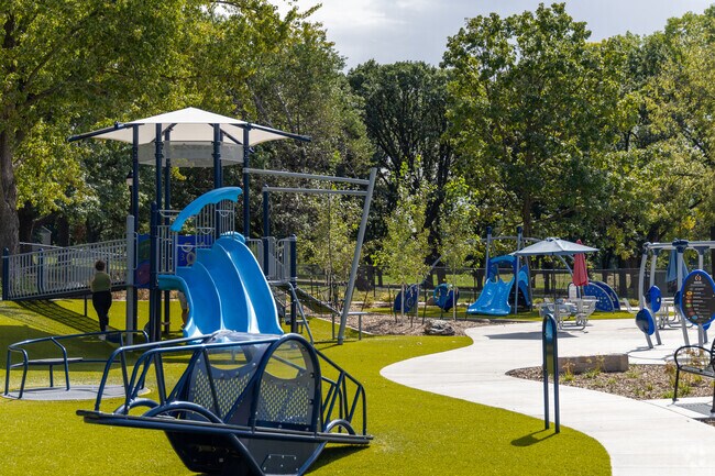 Gates Park is located in Waterloo, IA.