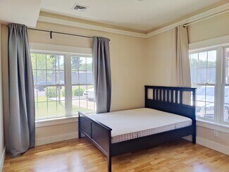 54 Loomis St Unit 2101, Bedford, MA 01730