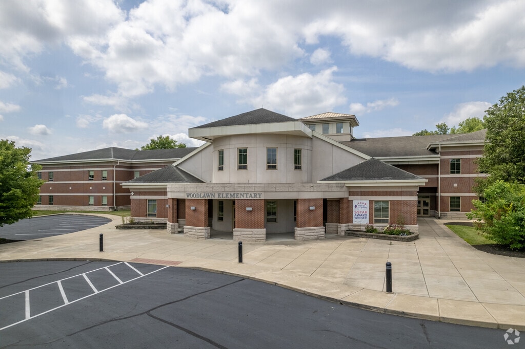 Woodlawn Elementary School has a B+ ranking on Niche.