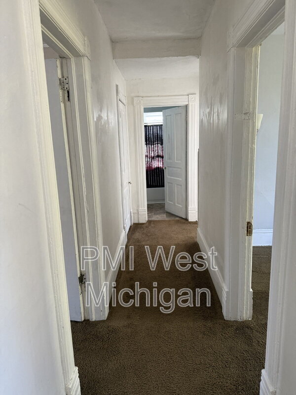 448 Thomas St SE, Grand Rapids, MI 49503 - photo 5