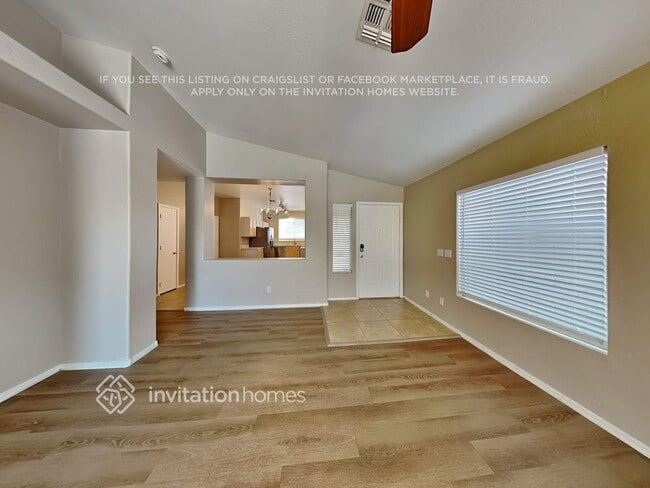 15417 W Port Royale Ln, Surprise, AZ 85379 - photo 4