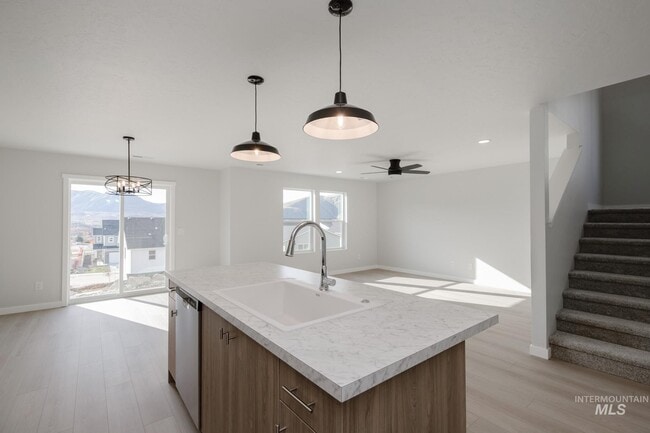 231 Caribou Ct, Horseshoe Bend, ID 83629 - photo 3