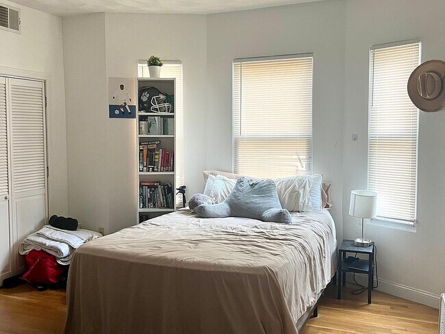 238 School St unit P5, Somerville, MA 02145 - photo 5