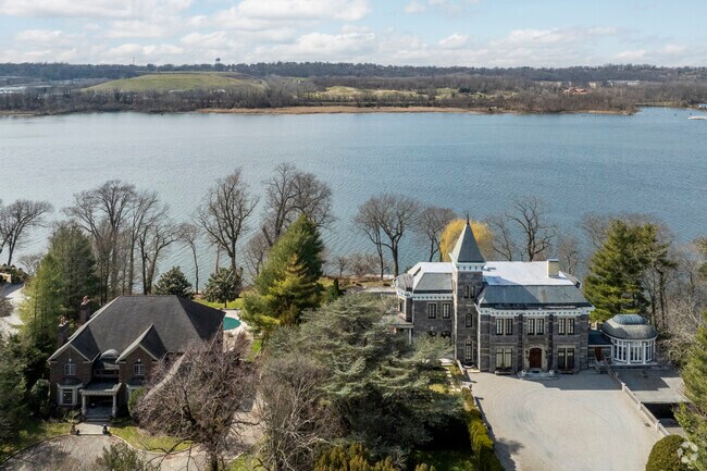 Lush mansions sit along Hempstead Harbor facing west to NYC, invoking Long Island's Gold Coast.