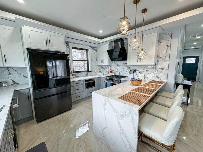 31 Train St unit 3, Dorchester, MA 02122 - photo 2