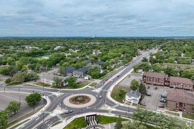 Downtown St. Cloud and other business districts are only minutes from Southside.
