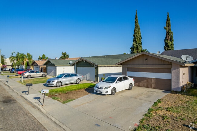 These ranch homes in Southwest Bakersfield are the perfect size for the regular family.