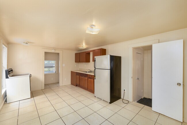 1715 14th St S unit 1715 14th St S, St. Petersburg, FL 33705 - photo 2