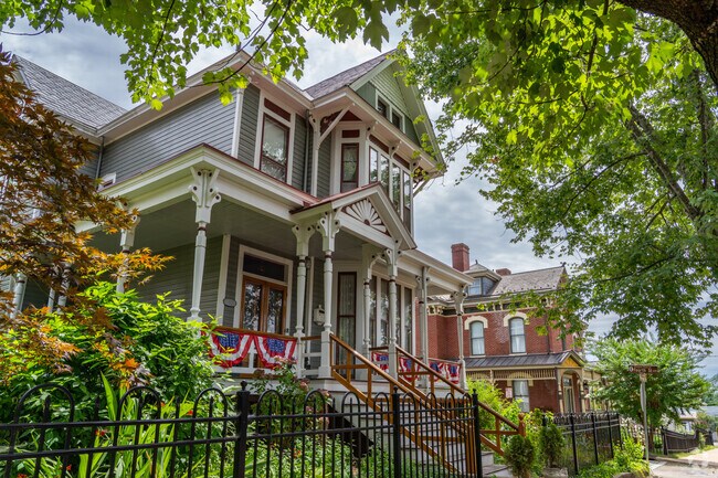 Queen Anne-style homes appear in Garland Hill, Lynchburg.