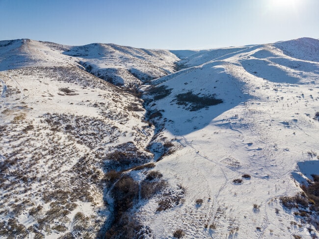 Walking trails are abundant in Sixth Avenue West.
