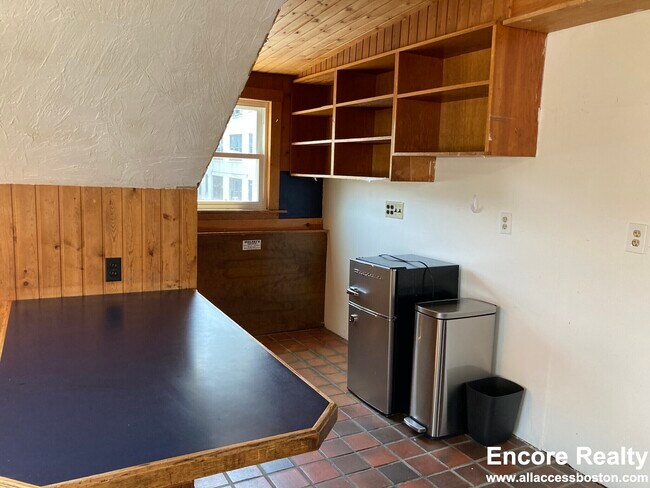 15 Radnor Rd unit 15 Radnor Road, Boston, MA 02135 - photo 5