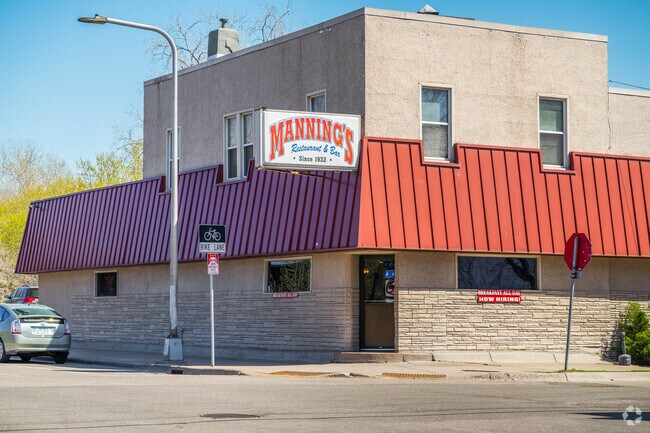 Manning Café has been serving the Como community for over 80 years.
