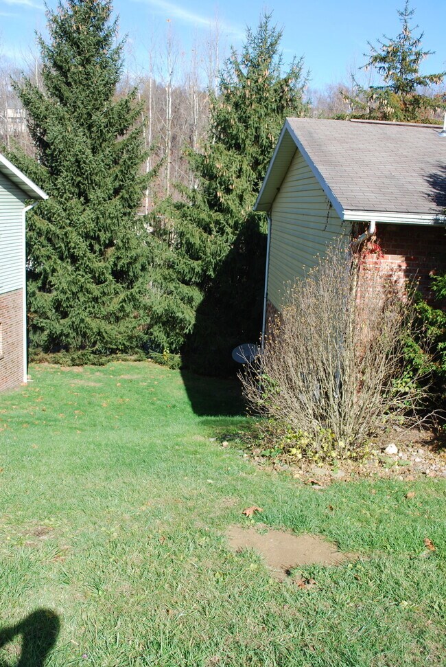 883 Tremont St, Morgantown, WV 26505 - photo 2