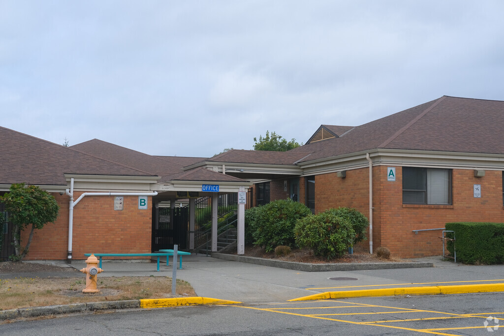 Mark Twain Elementary School resides in Federal Way.