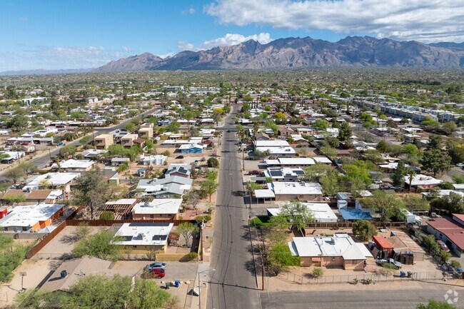 Oak Flower is an affordable, laid-back neighborhood in the middle of Tucson.