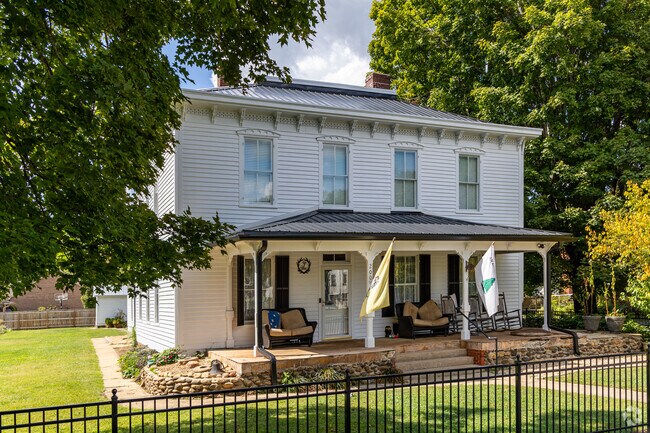 You can find an Italianate house or two in Roan Mountain.