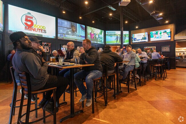 Monelli’s is a Gezon Park neighborhood favorite for their drink specials and lively atmosphere.