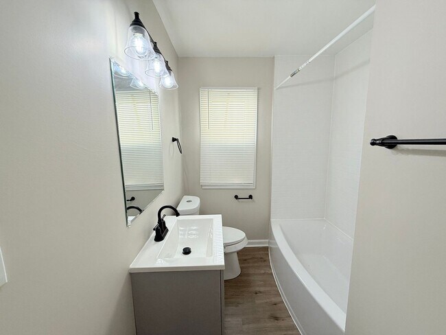 13538 Rosemont Ave, Detroit, MI 48223 - photo 5