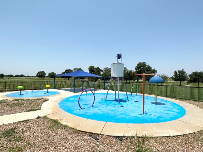 403 Free Timber Ln unit 108, Stockdale, TX 78160 - photo 4