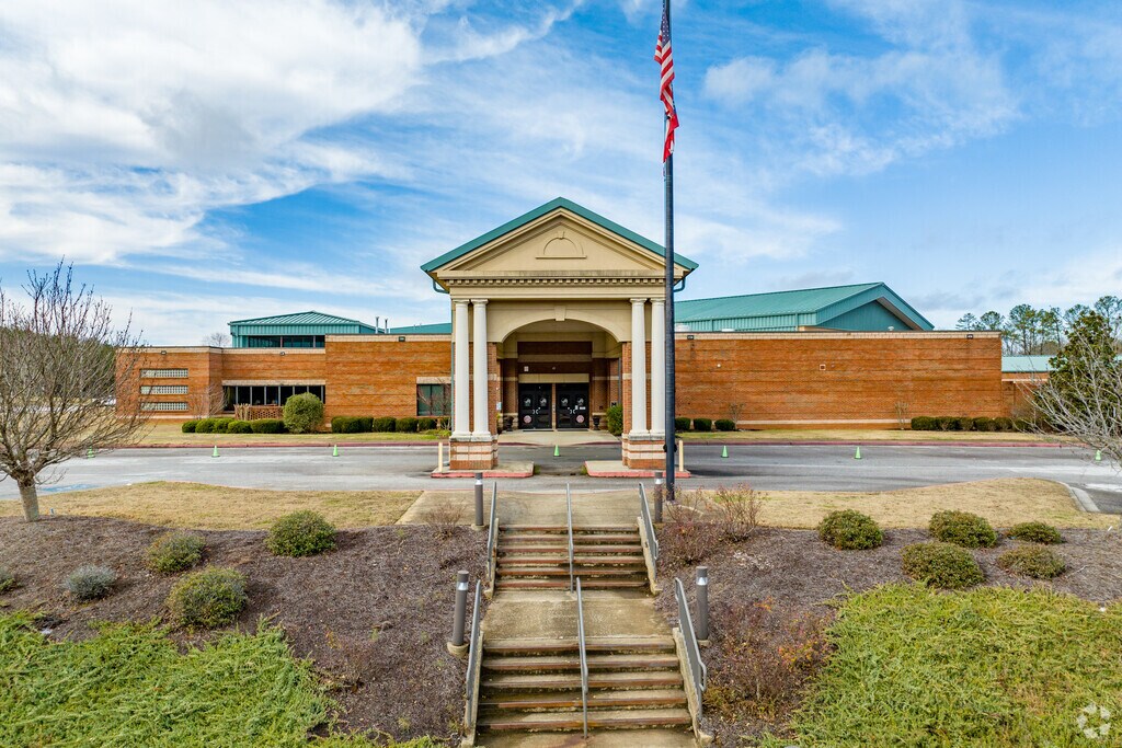 Ronald W. Russom Elementary receives an overall grade of B+ on Niche.