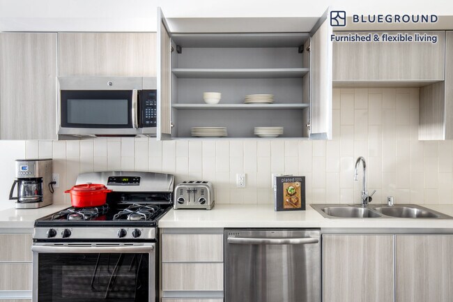 409 N Hayworth Ave unit FL2-ID140, Los Angeles, CA 90048 - photo 5