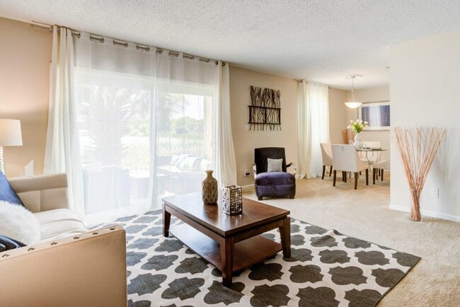 Park at Lake Magdalene Apartments and Town..., Tampa, FL 33618 - photo 4