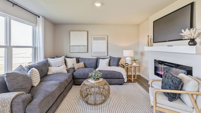 1370 Northview Dr, Waukee, IA 50263 - photo 3