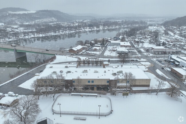 Aerial of Riverview High School.
