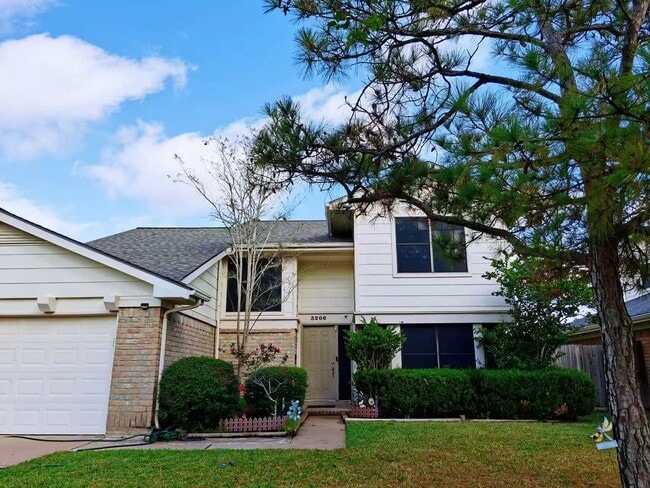 3206 Sturbridge Ln, Sugar Land, TX 77479 - photo 2