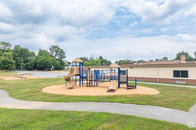 The student to teacher ratio at South Hanover Elementary School is 14 to 1.