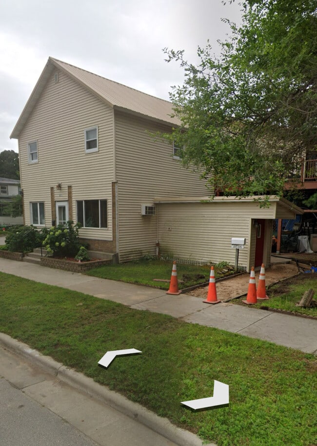 801 Miller St Unit Basement Apartment, Marinette, WI 54143