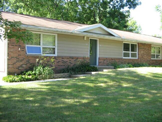 605 Clark St unit 607 Clark Street, Reedsburg, WI 53959 - photo 2